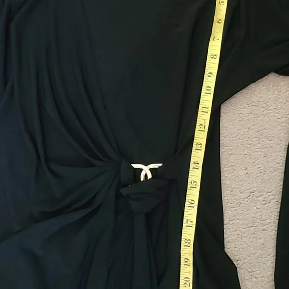 TravelSmith top, black,  wrap front , gold metal clasp S - Picture 6 of 7